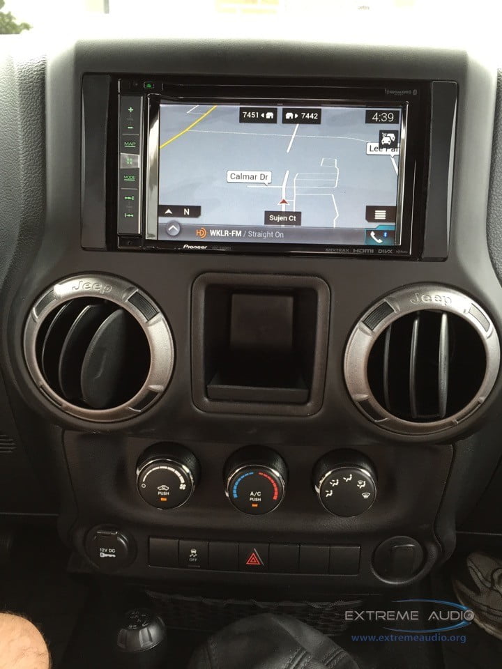 Mechanicsville Jeep Wrangler Gets CarPlay Radio